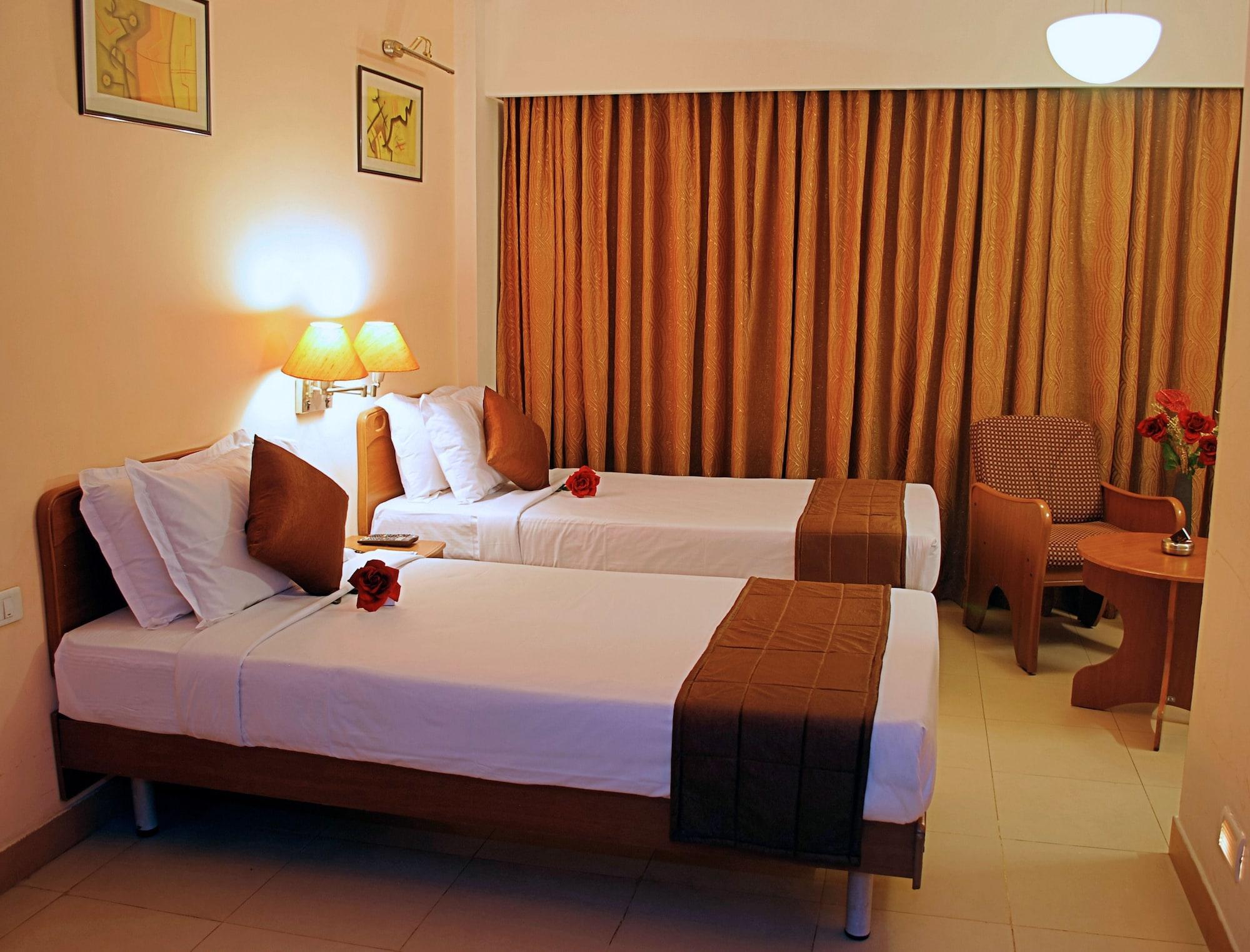 Super Townhouse Koyambedu Hotel เชนไน ภายนอก รูปภาพ