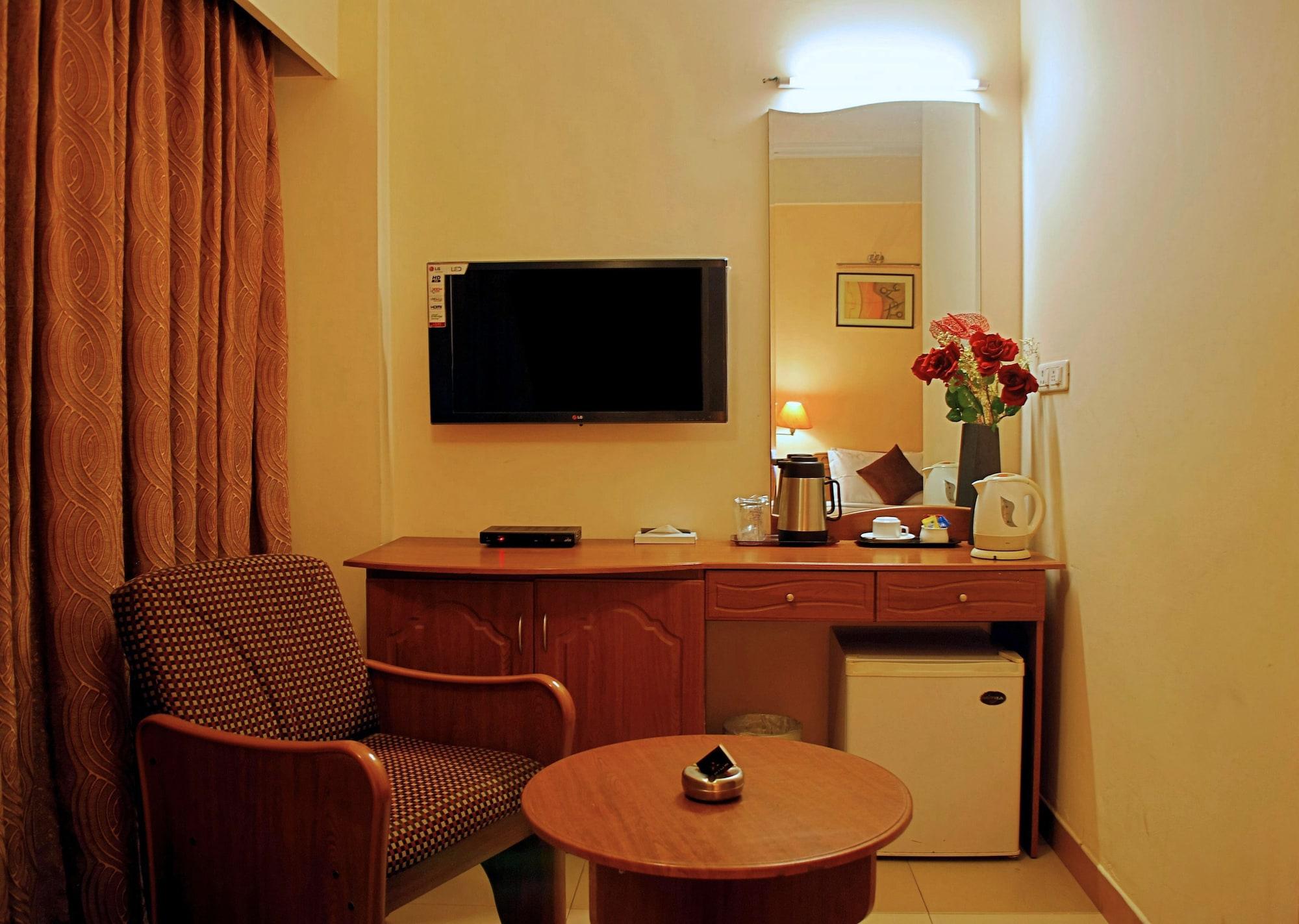 Super Townhouse Koyambedu Hotel เชนไน ภายนอก รูปภาพ