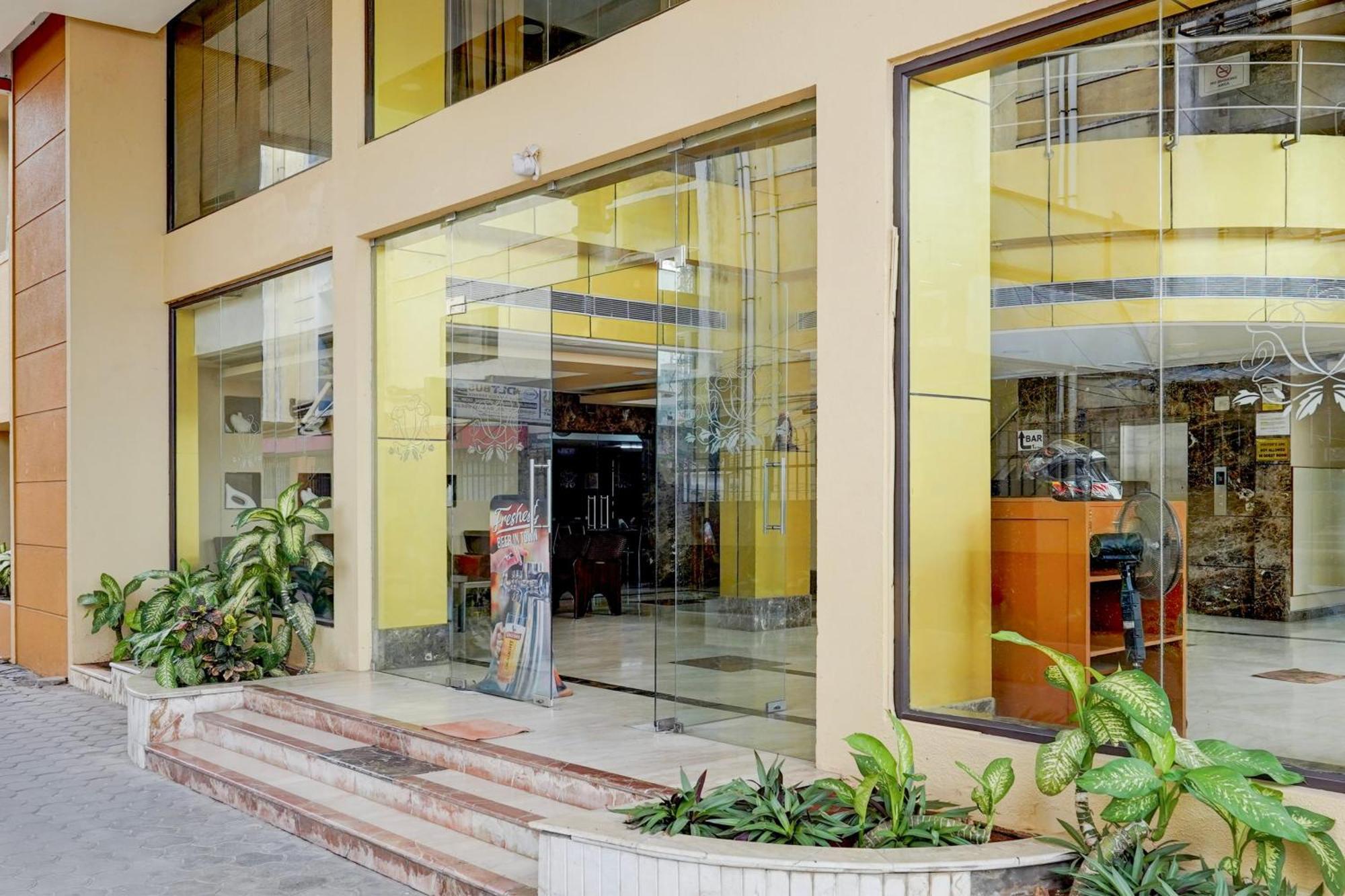 Super Townhouse Koyambedu Hotel เชนไน ภายนอก รูปภาพ