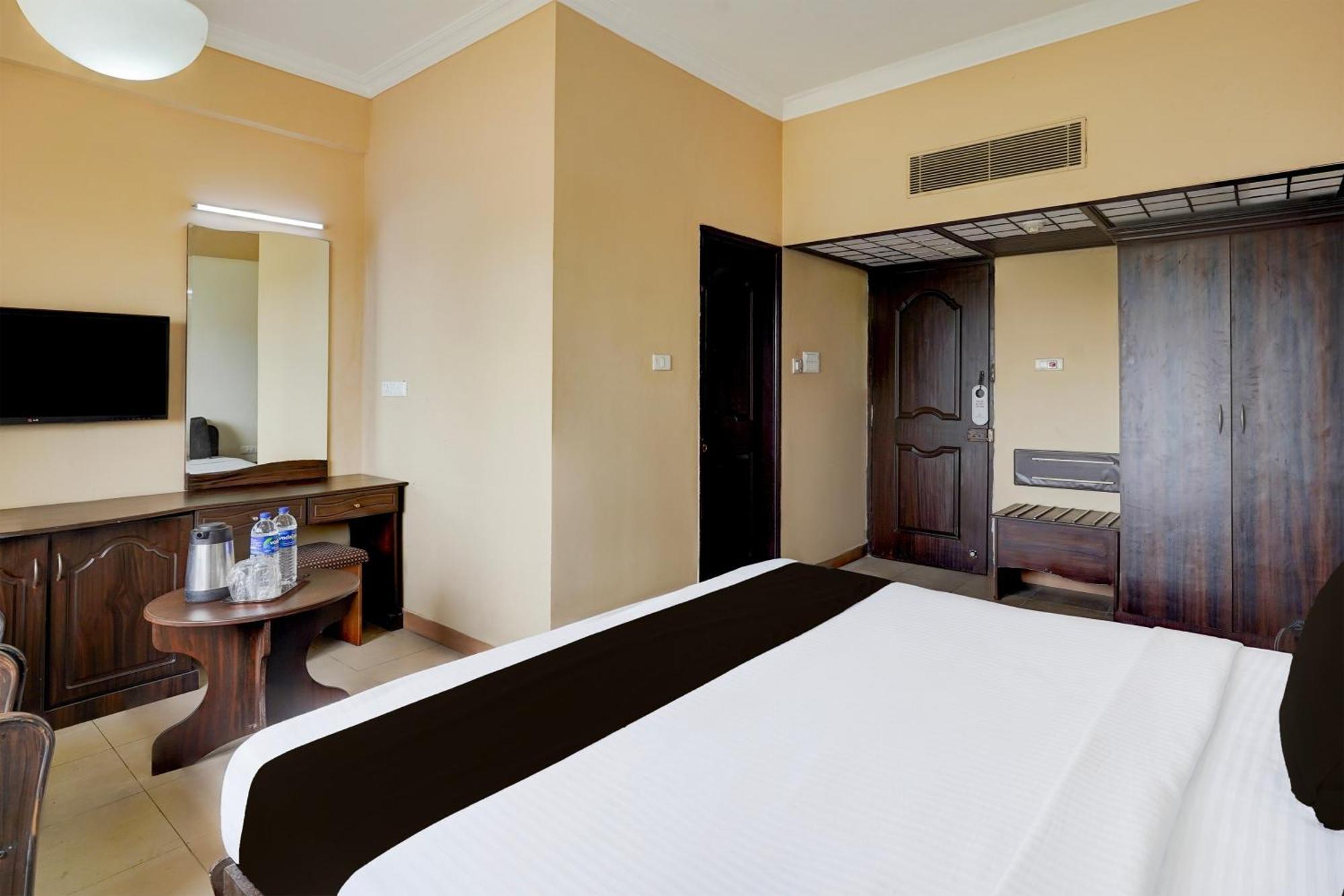 Super Townhouse Koyambedu Hotel เชนไน ภายนอก รูปภาพ