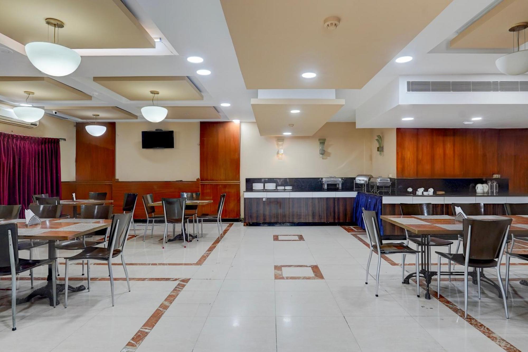Super Townhouse Koyambedu Hotel เชนไน ภายนอก รูปภาพ