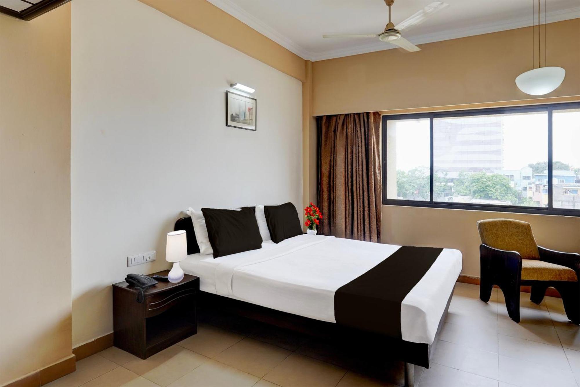 Super Townhouse Koyambedu Hotel เชนไน ภายนอก รูปภาพ