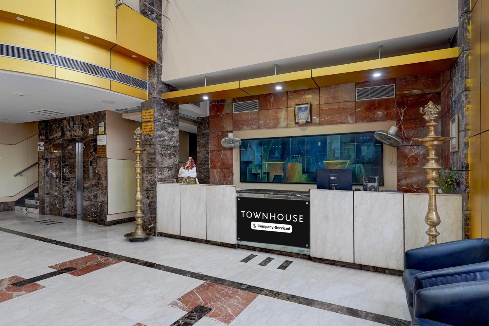 Super Townhouse Koyambedu Hotel เชนไน ภายนอก รูปภาพ