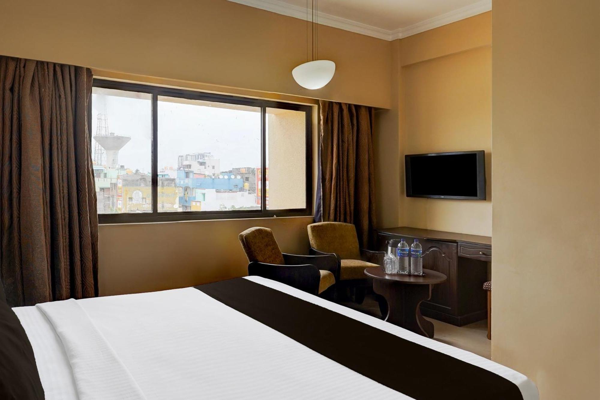 Super Townhouse Koyambedu Hotel เชนไน ภายนอก รูปภาพ