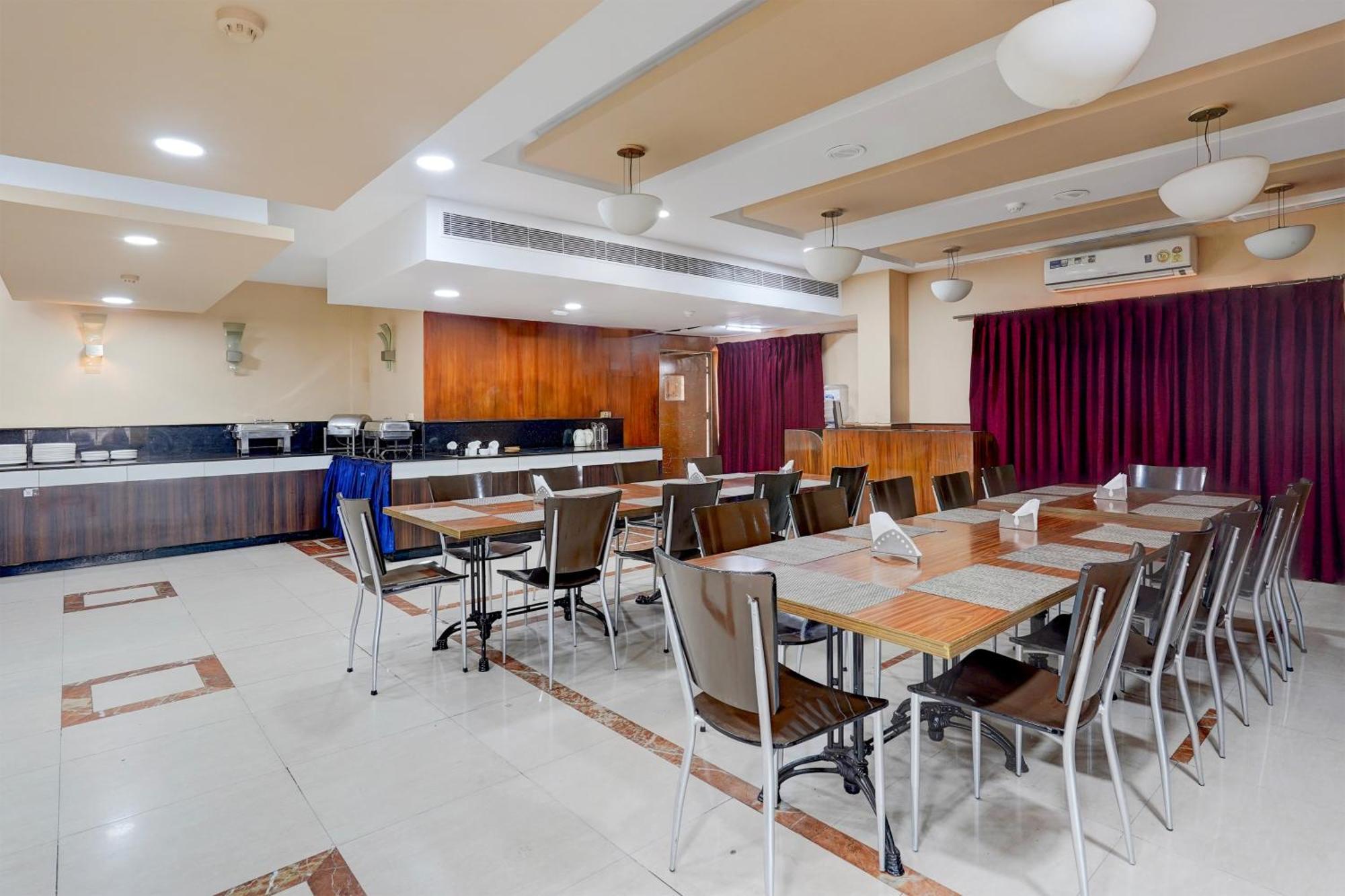 Super Townhouse Koyambedu Hotel เชนไน ภายนอก รูปภาพ