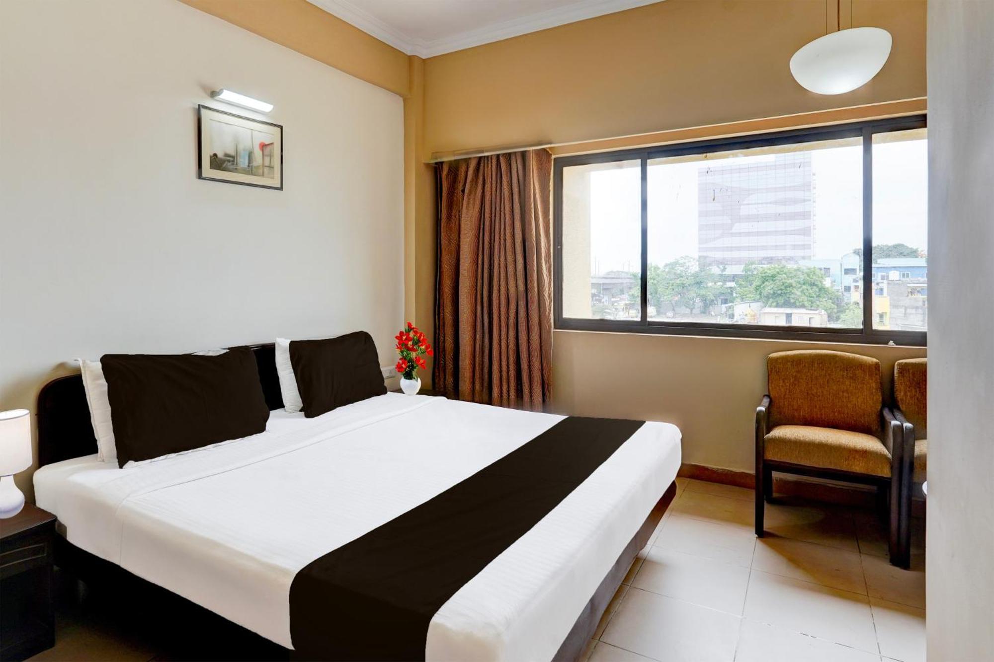 Super Townhouse Koyambedu Hotel เชนไน ภายนอก รูปภาพ
