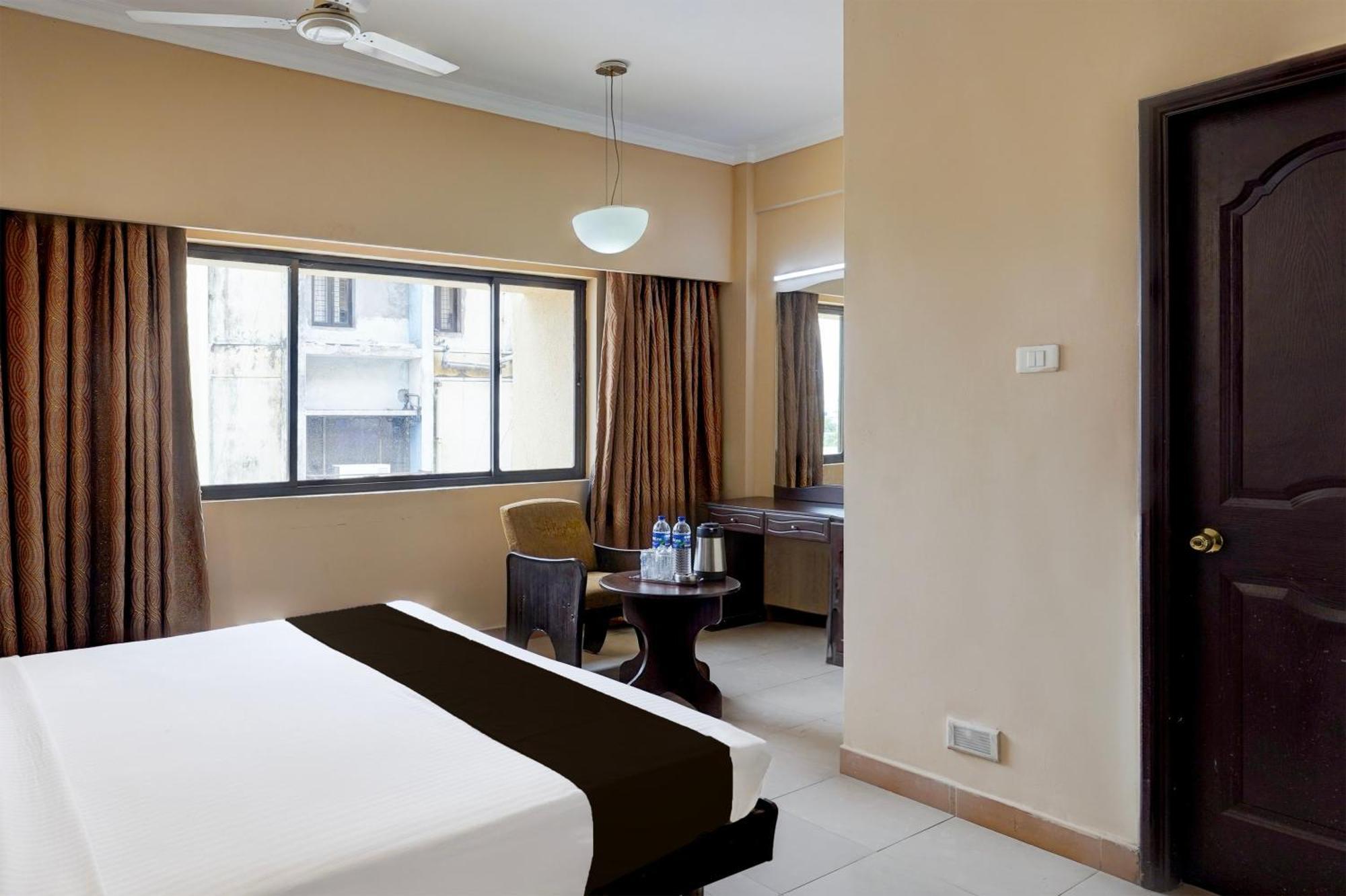Super Townhouse Koyambedu Hotel เชนไน ภายนอก รูปภาพ
