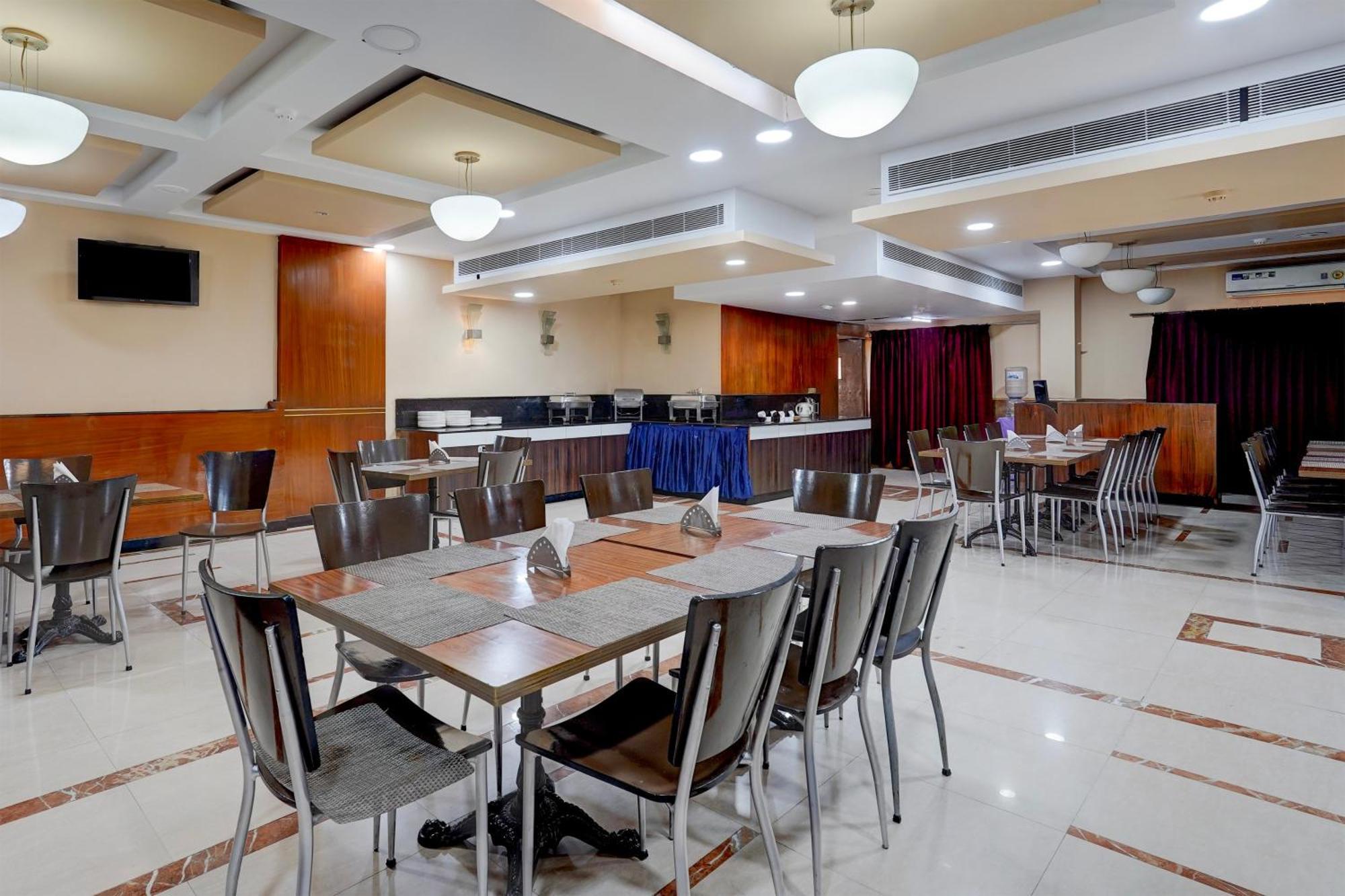 Super Townhouse Koyambedu Hotel เชนไน ภายนอก รูปภาพ