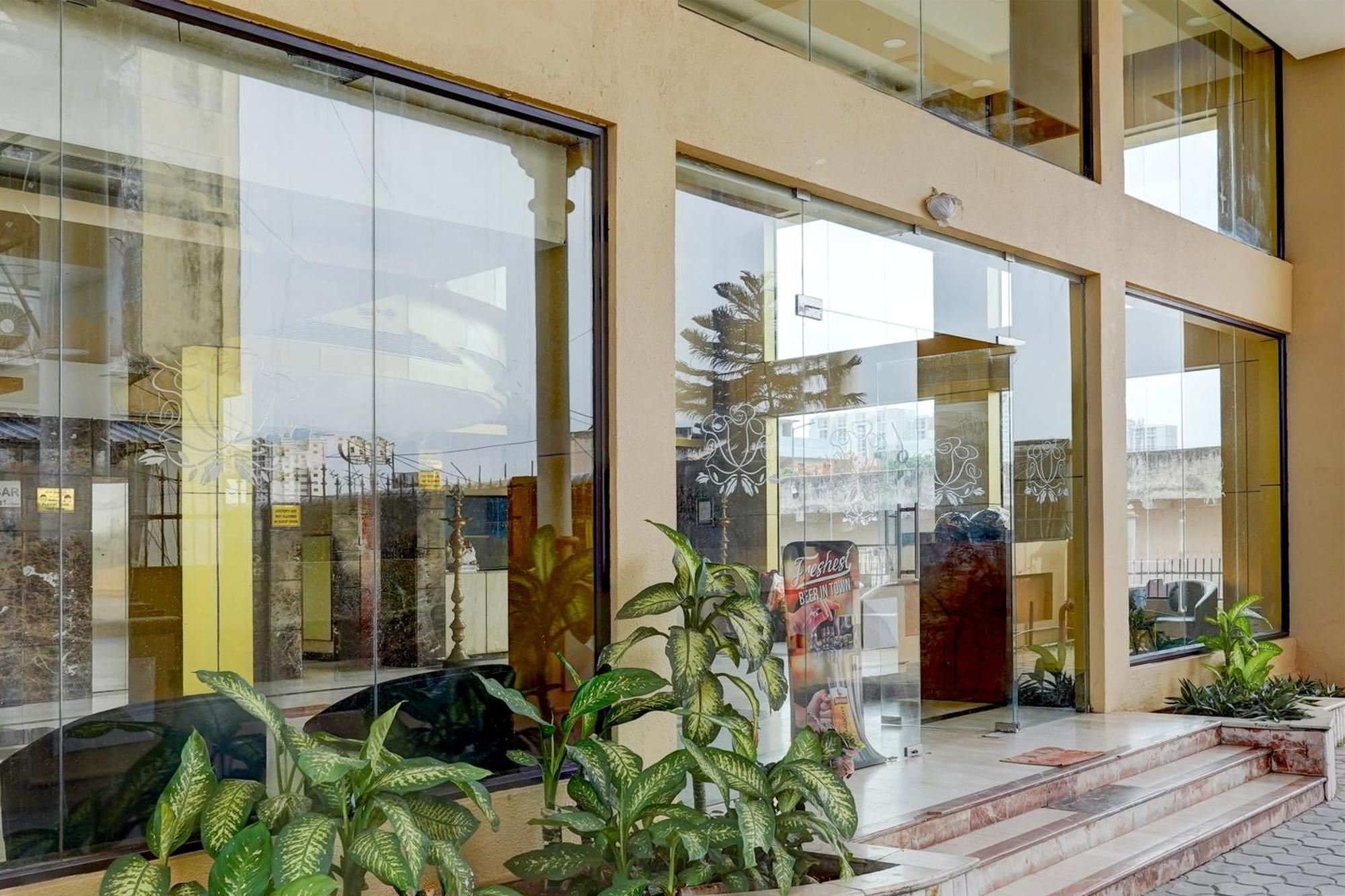 Super Townhouse Koyambedu Hotel เชนไน ภายนอก รูปภาพ