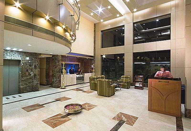 Super Townhouse Koyambedu Hotel เชนไน ภายนอก รูปภาพ