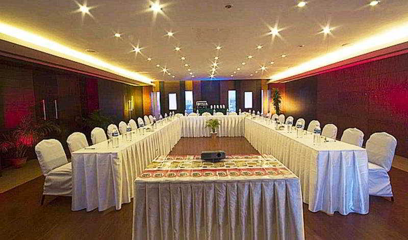 Super Townhouse Koyambedu Hotel เชนไน ภายนอก รูปภาพ