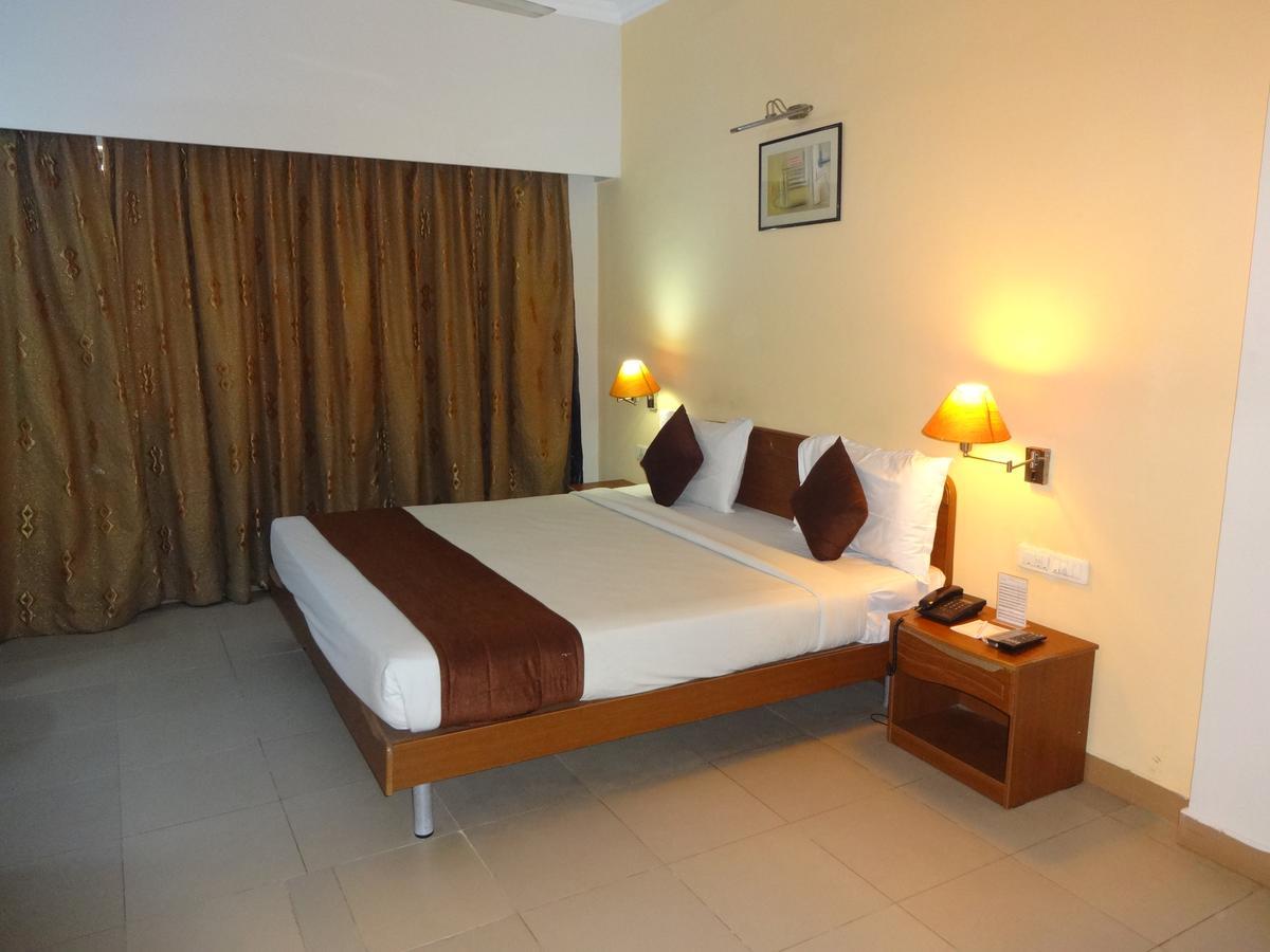 Super Townhouse Koyambedu Hotel เชนไน ภายนอก รูปภาพ