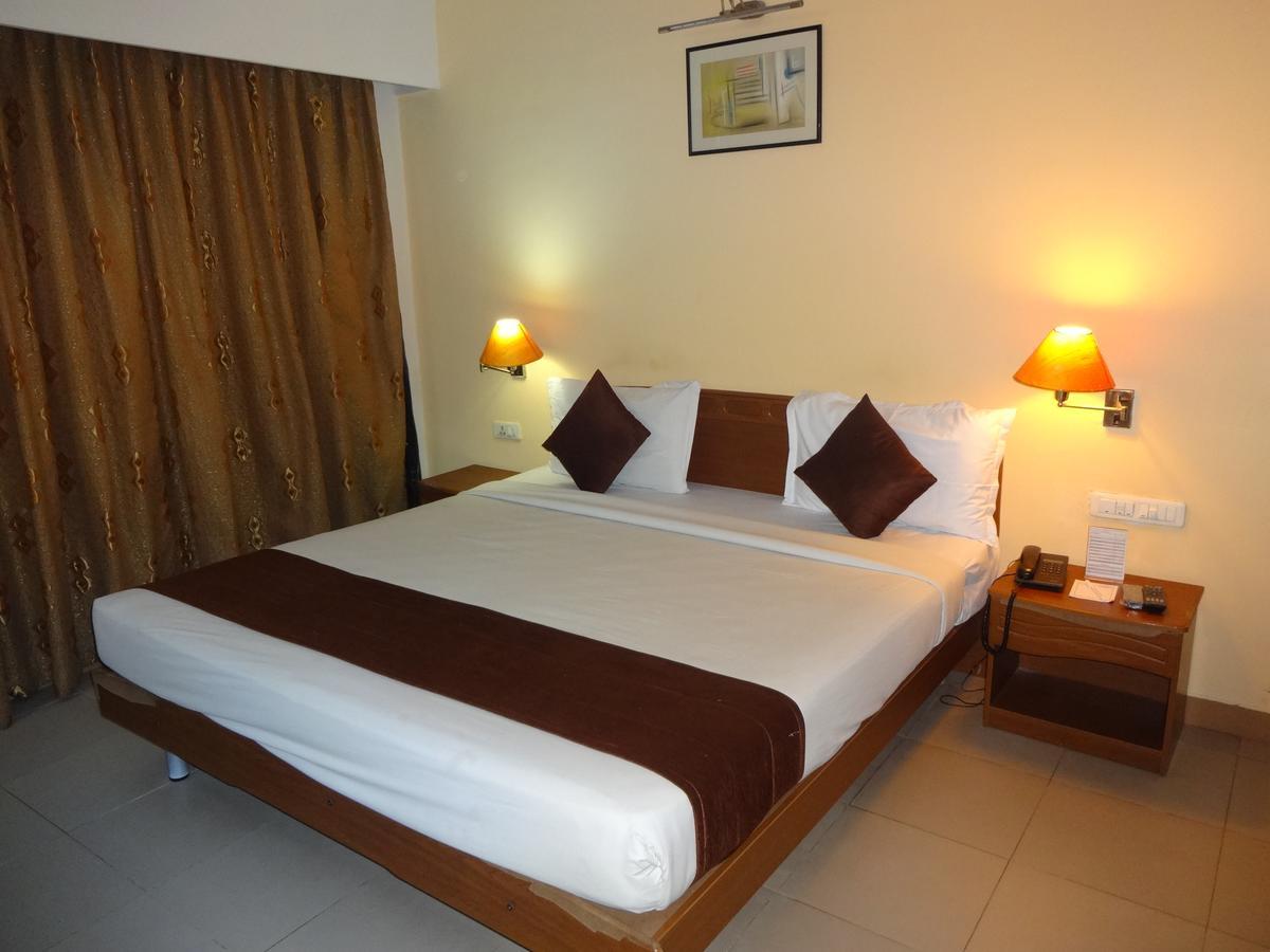 Super Townhouse Koyambedu Hotel เชนไน ภายนอก รูปภาพ