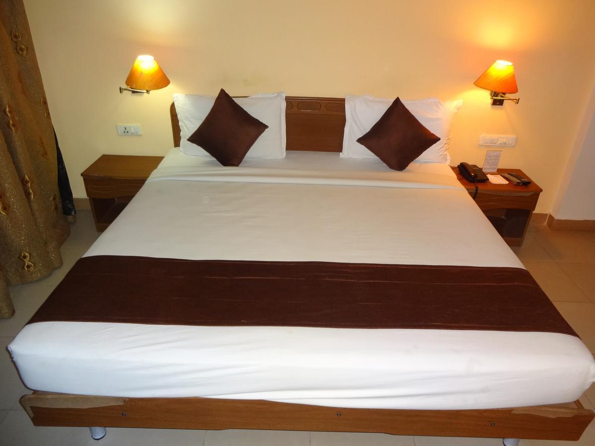 Super Townhouse Koyambedu Hotel เชนไน ภายนอก รูปภาพ