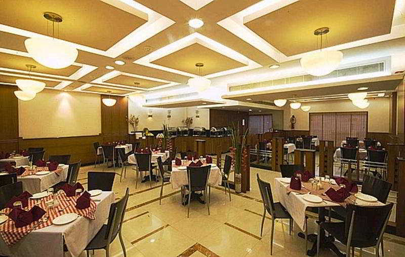 Super Townhouse Koyambedu Hotel เชนไน ภายนอก รูปภาพ