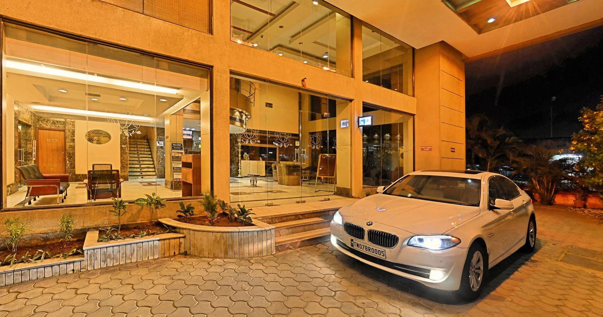 Super Townhouse Koyambedu Hotel เชนไน ภายนอก รูปภาพ