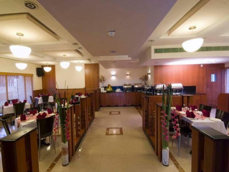 Super Townhouse Koyambedu Hotel เชนไน ภายนอก รูปภาพ