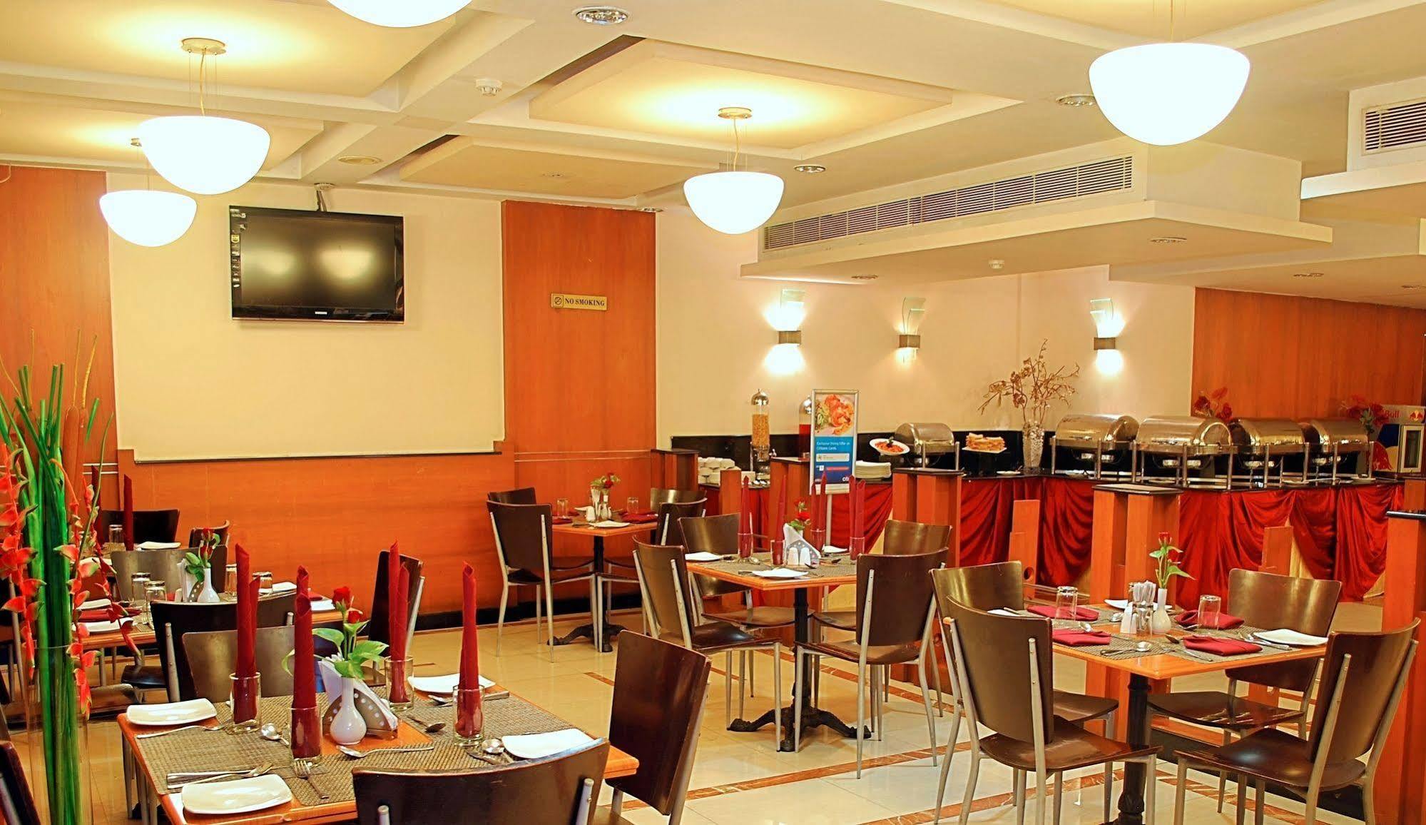 Super Townhouse Koyambedu Hotel เชนไน ภายนอก รูปภาพ