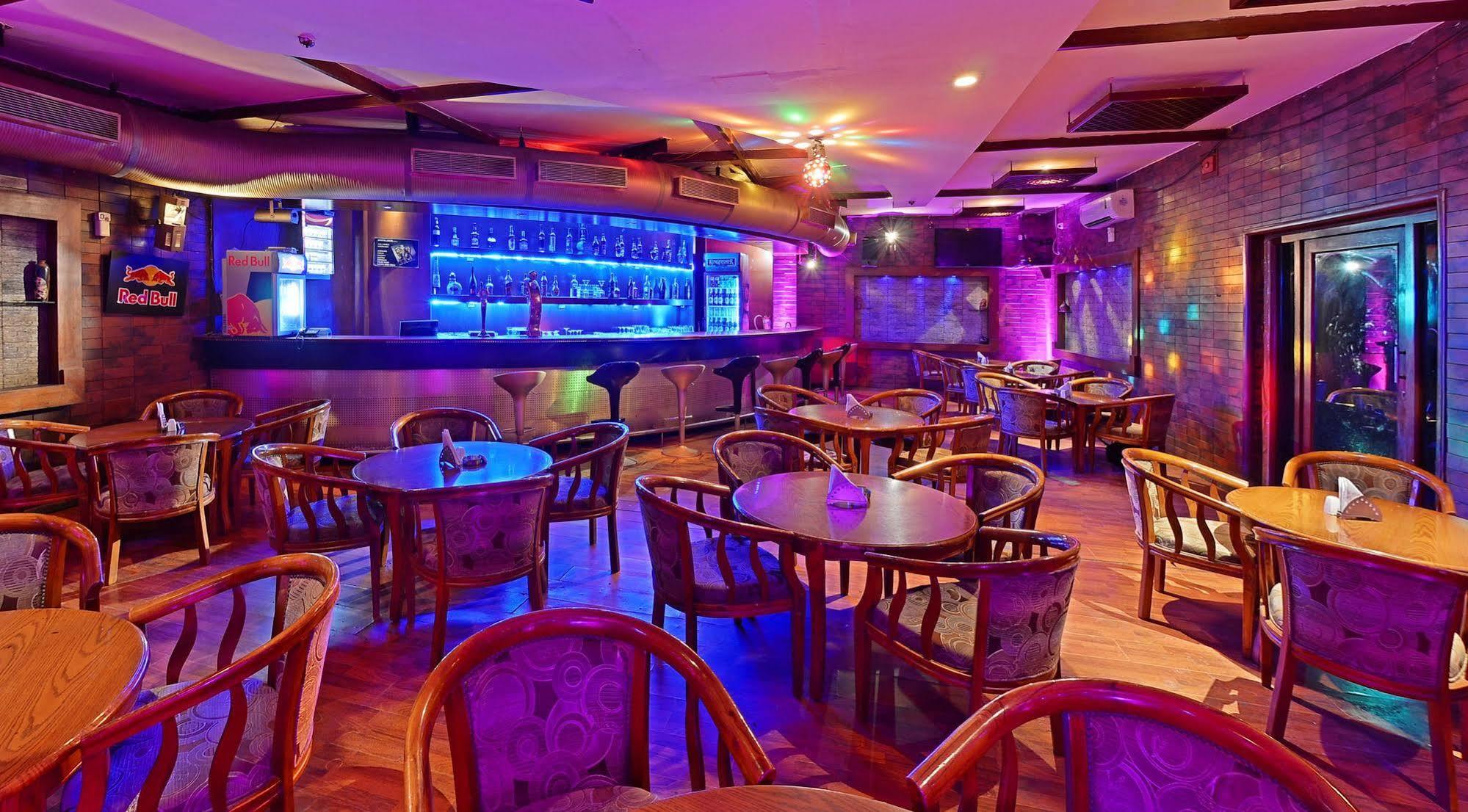 Super Townhouse Koyambedu Hotel เชนไน ภายนอก รูปภาพ